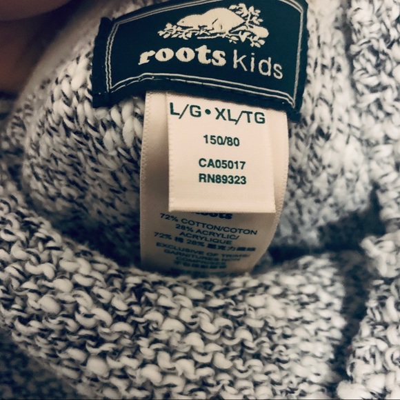 Roots Grey Cape Shrug - Picture 4 of 6